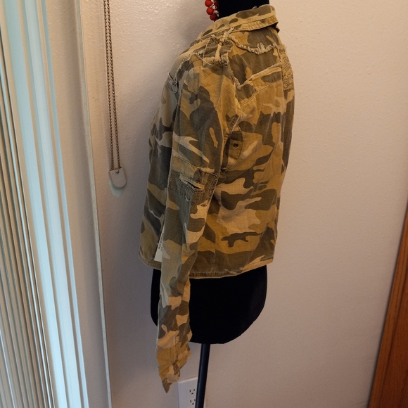 Da-Nang Silk Blend Distressed Camo Military Style Cropped Utility Jacket - Picture 5 of 13